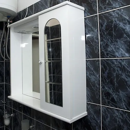 Varos アパート *