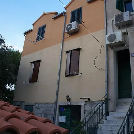 Apartment Varos *
