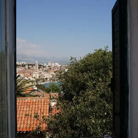 Apartament Varos